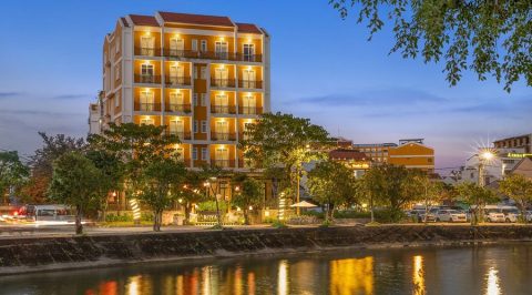 Riverside Hotels and Guesthouses